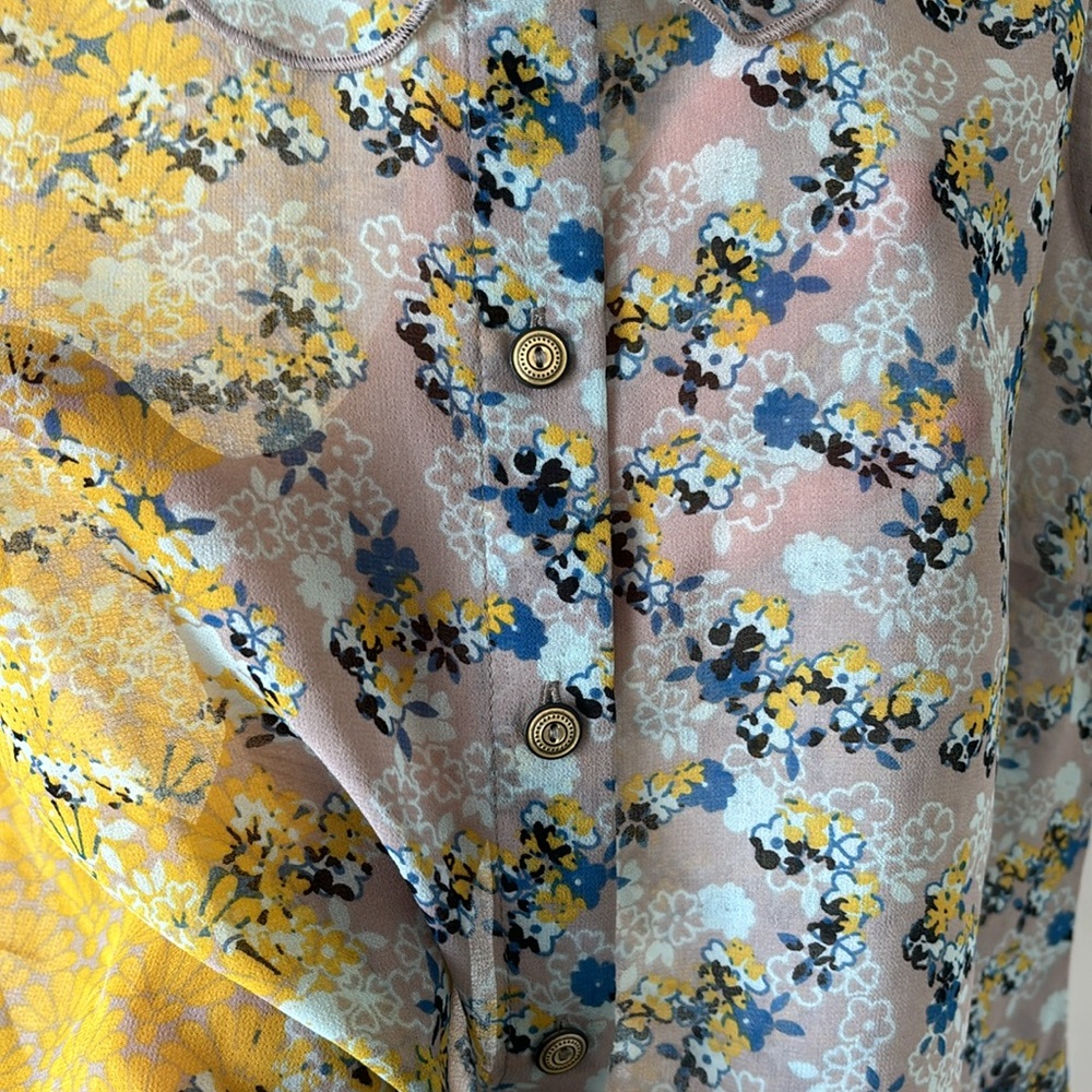 Cabi sheer two tone blouse - Picture 7 of 7